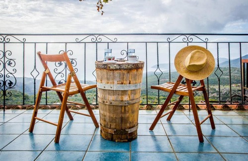 Tseria Apartment | Panorama of Deep Blue