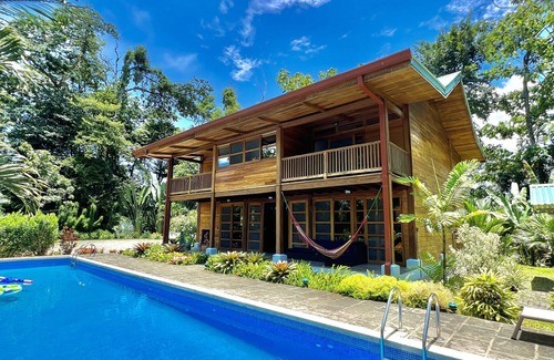 Punta Uva Ski Chalet | Panorama Verde Poolside Jungle Oasis