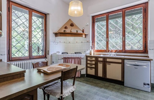 Fiesole Villa | Panoramic and independent villa surrounded by greenery one step from Florence