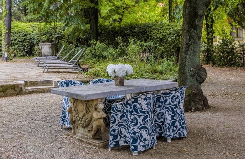 Fiesole Villa | Panoramic and independent villa surrounded by greenery one step from Florence