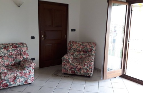 Montan-Angelin-Arensod Apartment | panoramic apartment in a cottage with green area
