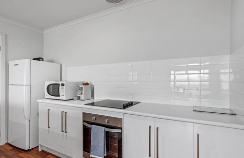Carrickalinga House | Panoramic Beach house, modern & immaculately presented to sleep up to 10 guests