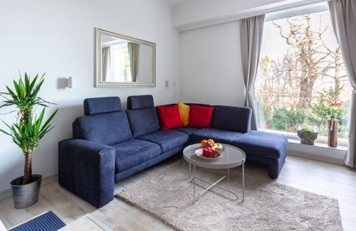 Svabhegy Apartment | Panoramic Comfort in the Luxurious Green District!
