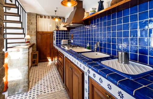 Castellabate Historic Centre Cottage | Panoramic Country House with Sea View in Cilento
