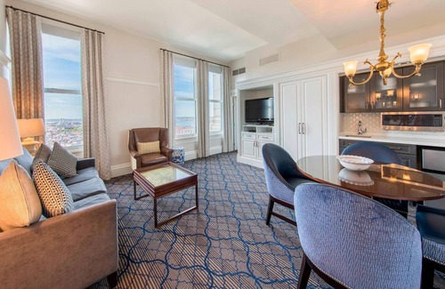 Downtown Boston Resort | Panoramic Harbor Views from CustomHouse Observation Deck, 1-Bedroom Suite