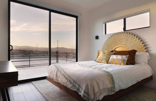 Panorama Heights House | Panoramic Heaven - Luxury Designer Property w Spa