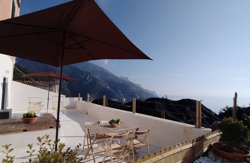Minori House | Panoramic house nestled in a characteristic lemon grove on the Amalfi Coast.