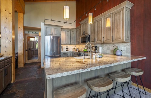 Talmont House | Panoramic Lake Tahoe View | Newly Remodeled | Dog Friendly | Pool Table | HOA Beach Access