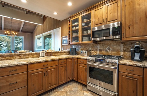 Talmont House | Panoramic Lake View Home,Tahoe City,New Remdl,HotTub,EVchrgr,Private Beach Club!