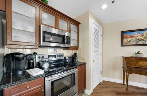Lake Las Vegas Condo | Panoramic Lake View Penthouse, Large Covered Deck, Steps to the Lake, Grocery