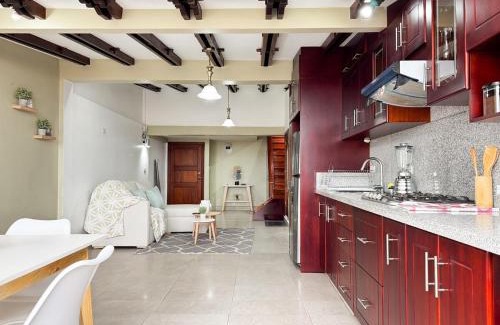 San Blas Apartment | Panoramic Loft Unique Windows and Views