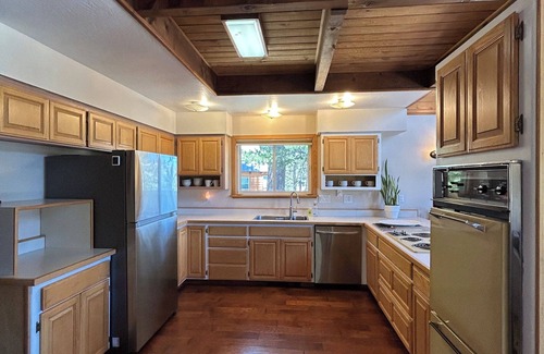 Norden Cabin | Panoramic Mountain Retreat, stunning views of Sugar Bowl mountain & Donner Peak