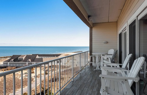Northwest Harwich Condo | PANORAMIC OCEAN VIEWS!