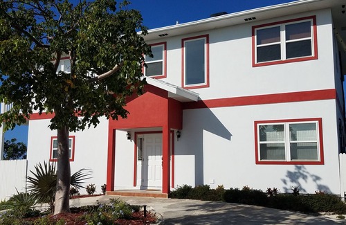 George Town House | Panoramic ocean view luxury villa with pool, few minutes walk to Palm Bay Beach