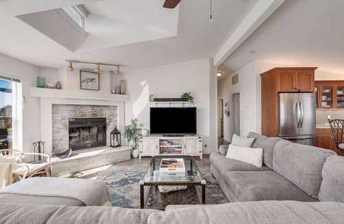 Sereno del Mar House | Panoramic ocean views with 3 king beds, 2 units, firepit and fireplace!