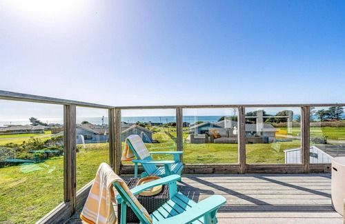Sereno del Mar House | Panoramic ocean views with 3 king beds, 2 units, firepit and fireplace!
