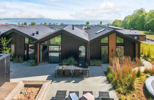 Sjølund House | Panoramic Retreat with Pool - By Traum Ferienwohnungen