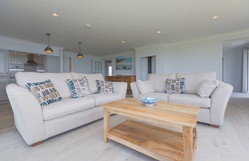 St. Levan House | Panoramic sea views overlooking the beach – on the South West Coast Path