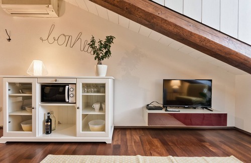Cit Turin Apartment | Panoramic skylight apartment. Private car parking, wifi