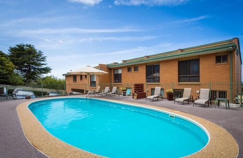 Merimbula Apartment | Panoramic Townhouses (3 Bedroom Pet Friendly Apartment with views) - 1+nights