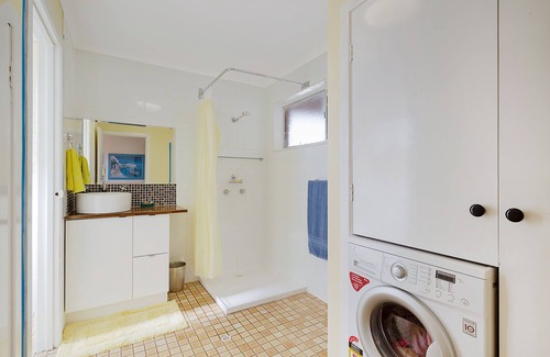 Merimbula House | Panoramic Townhouses (3 Bedroom Pet Friendly Apartment with views) - 3+nights