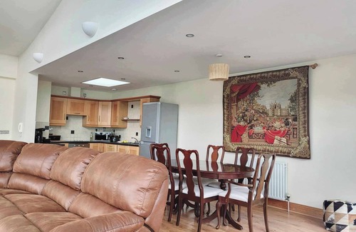 Cork Apartment | Panoramic Two-bedroom Penthouse