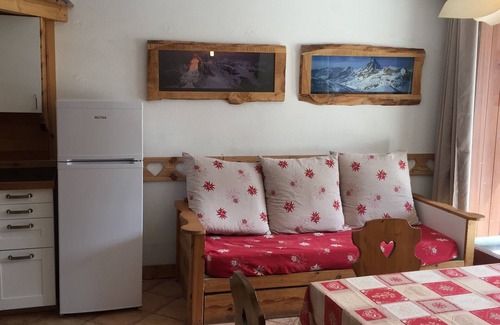 Cervinia Apartment | Panoramic two-room apartment with terraces in Cervinia. Facing the ski slopes. Wifi included.