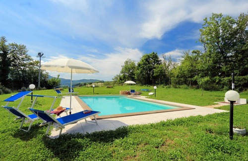 Pievebovigliana House | Panoramic view to a heaven of tranquility!