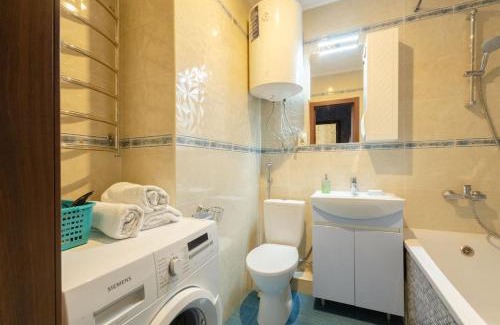 Pozniaky Apartment | Panoramic view Lebedinny flat