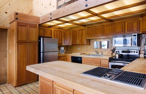 Tahoma House | Panoramic View Of Lake Tahoe, Access Private Sandy Beach-Buoy Possible