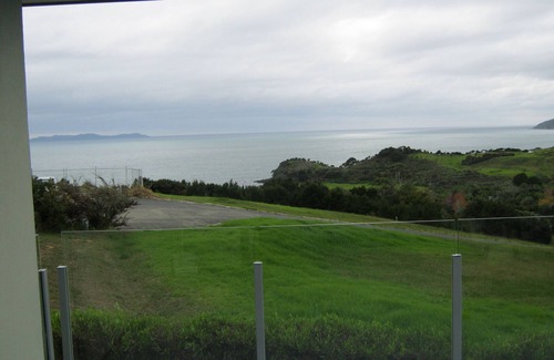 Cable Bay House | Panoramic views to Doubtless Bay