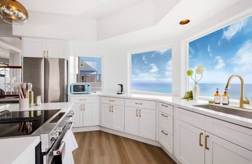 Oak Harbor House | Panoramic Waterfront 5b3b Getaway @Oak Harbor