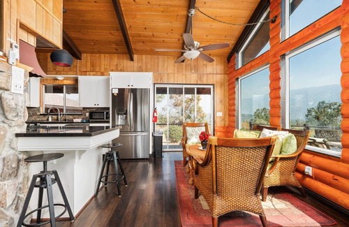 North Fork House | Panoramic Yosemite Cabin w/Decks & Wildlife