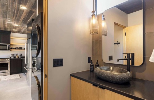 Zion National Park South Entrance Apartment | Panoramic Zion Loft | Unit 2