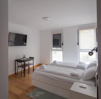 Tuzla House | Pansion Hukić B&B