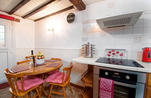 Mawddwy Cottage | Pant - Three Bedroom Cottage, Sleeps 5