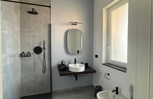 Magna Grecia Bed & Breakfast | Panta Rei Charming Rooms and Spa bright Iris room with balcony