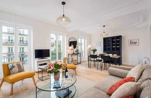 Val-de-Grace Apartment | PANTHEON/LUXEMBOURG GARDENS CHARMING TWO BEDROOM