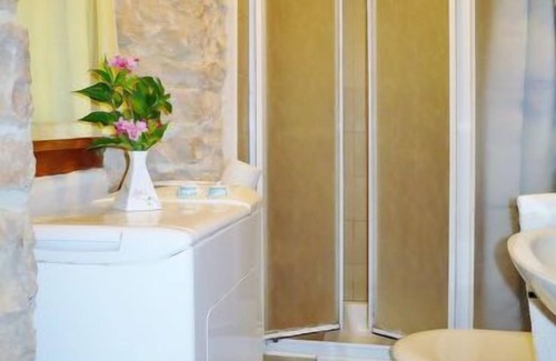 Martinski House | Paolici (LBN337) by Interhome
