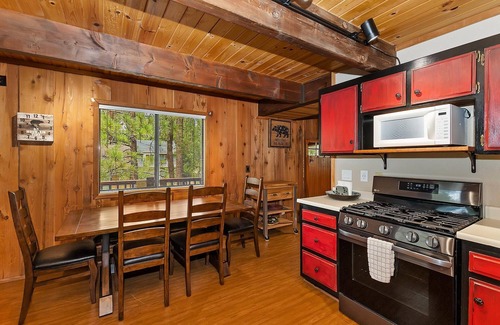 Fox Farm Cabin | Papa Bear Cabin By Destination Big Bear: Conveniently Located to Big Bear Amenities! Wood Burning Fireplace! Close to Biking Paths!