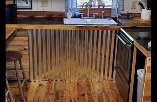Olivehill Cabin | Papa Bears Cozy Cabin at Up The Creek