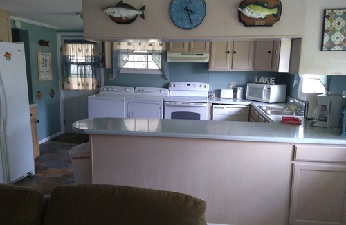 Cordele House | Papas Paradise, child friendly, close to Marina, Waterfront