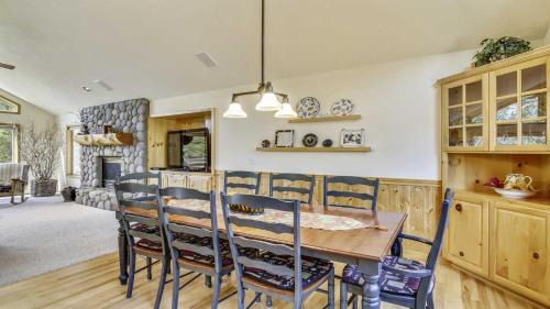 Sunriver House | Paper Birch 09