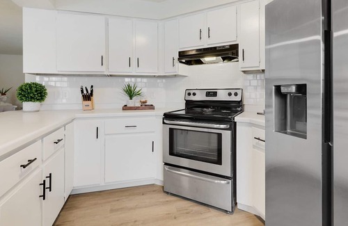 Appleton House | Paper City Oasis - 5 Min from the ATW Airport, Shopping and Downtown!