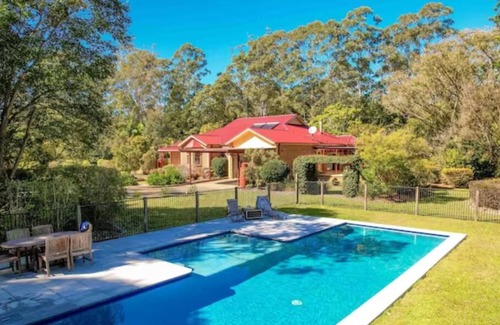 Lake Innes House | Paperbark Lodge- pool, space, private