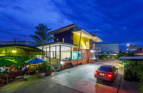 Phitsanulok Hostel | PaPlern Resort