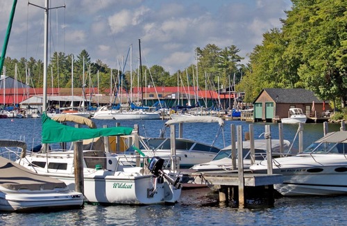 Gilford Cottage | papoose Cozy lakefront rental for two with private beach