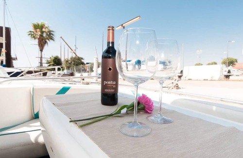 La Vila Olimpica del Poblenou Boat Rental | (Paque boat) Beautifull boat to sleep (Paque). Center.