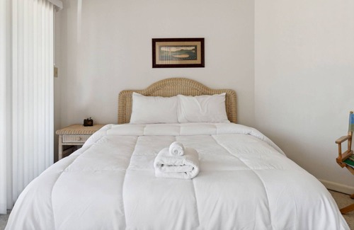 Foxfire Condo | Par at Foxfire- Pool, Steps away from Golf Course!