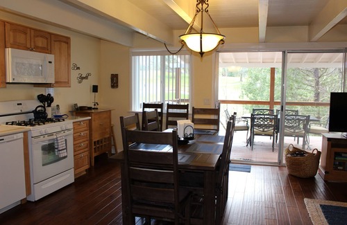 Groveland Cabin | Par-Four Paradise ~ With Golf Course Views & Your escape to Yosemite